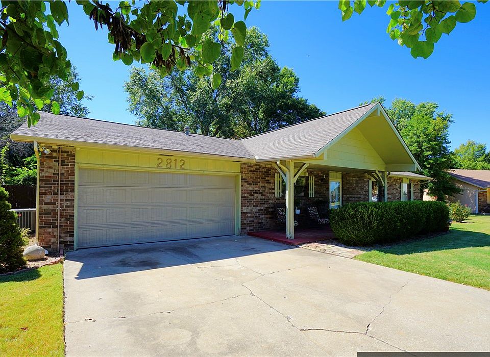 1st image of 2812 Highland Dr