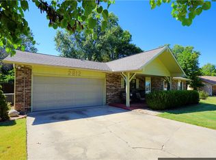 2812 Highland Dr, Rogers, AR 72756