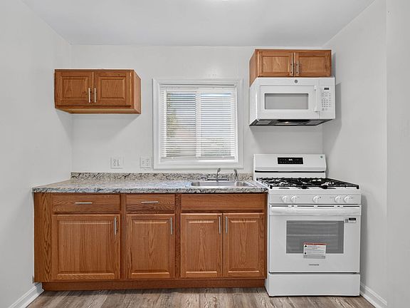 5th image of 201 57th St NE APT 1