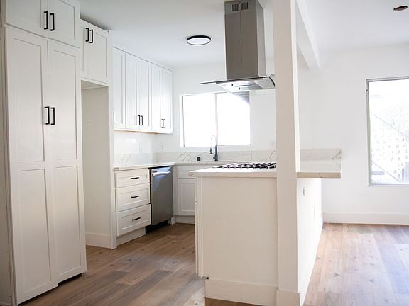 4th image of 115 & 121 S Carondelet St #4