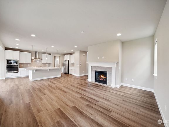 5th image of 15417 206th Avenue E #198