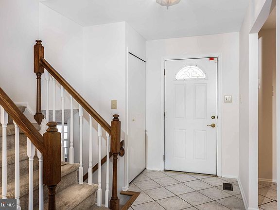 4th image of 6 Surry Ct