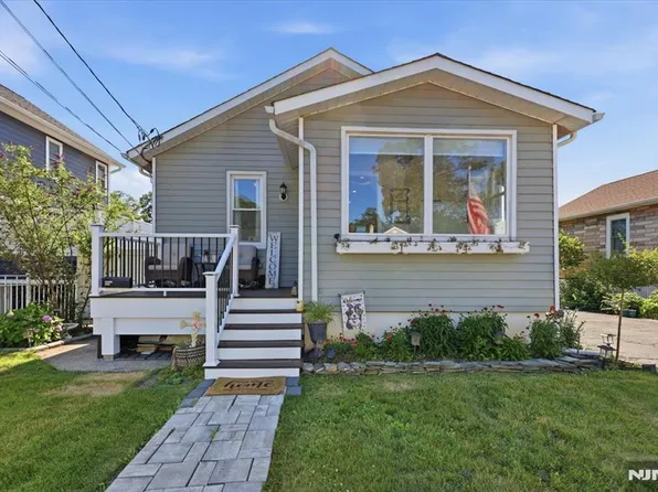 66 7th Ave, Hawthorne, NJ 07506