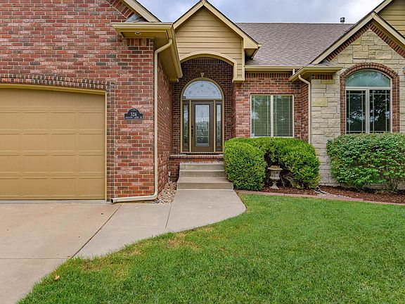 2nd image of 524 E Crescent Lakes Dr