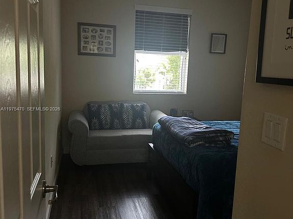 5th image of 17135 SW 96th St