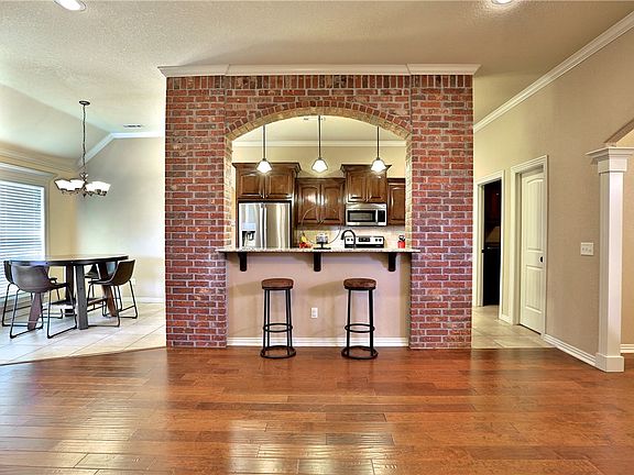4th image of 3901 SW Flatrock Ave