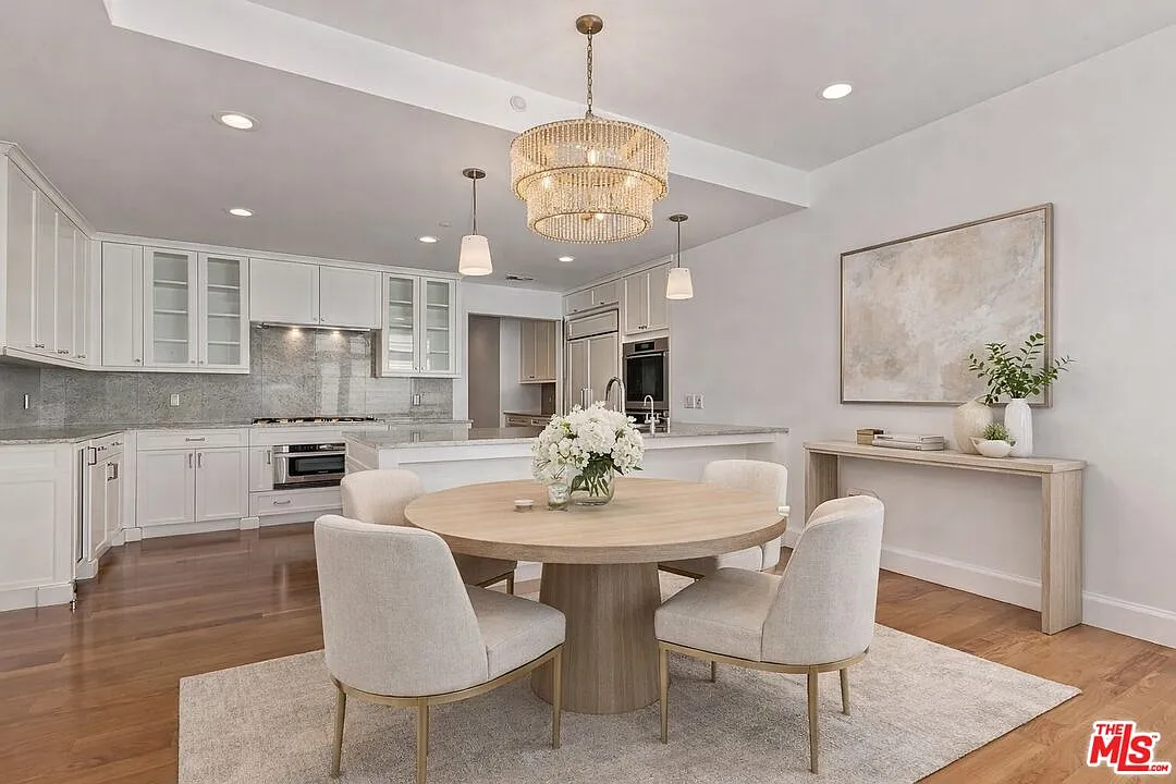 2 bed, 3.5 bath, 3520 sqft, $28,000 — Photo 3