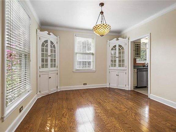 4th image of 4420 Venus St
