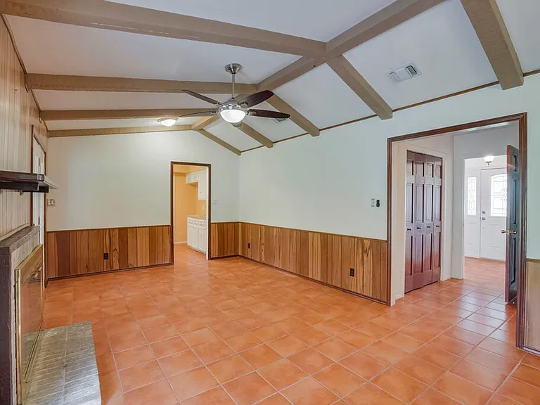 506 E Palm Valley Blvd — Photo 9
