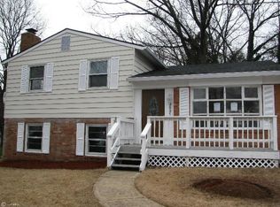 13621 Pennsboro Dr, Chantilly, VA 20151