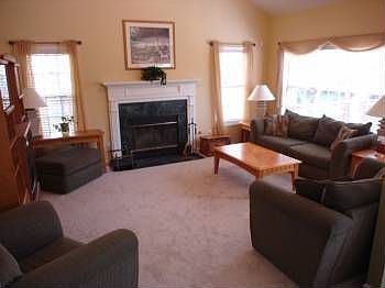 2nd image of 805 Live Oak Ct