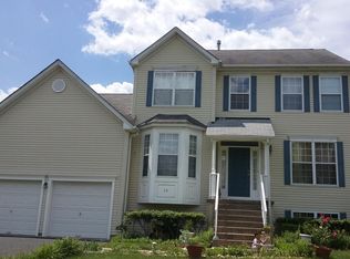 15 Kingstone Ln, East Windsor, NJ 08520