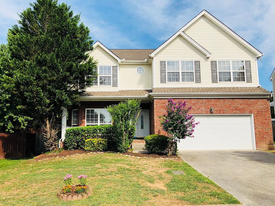 1st image of 121 Claybrook Ln