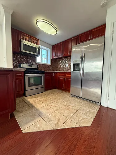 1112 E 211th St #3 Photo 1