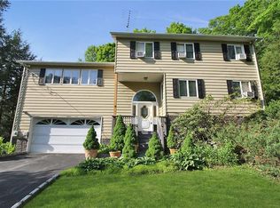 6 Short St, Putnam Valley, NY 10579