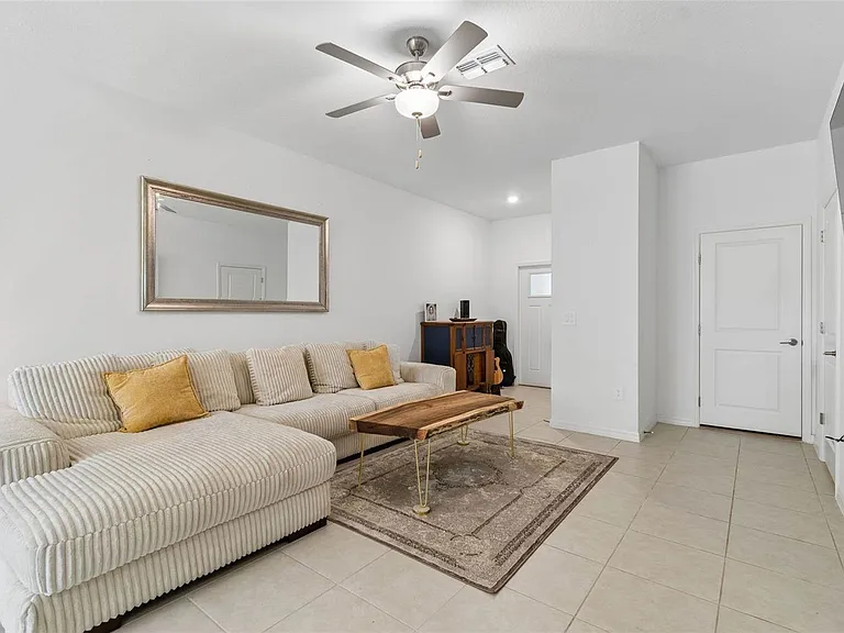 6076 Shiner St — Photo 11