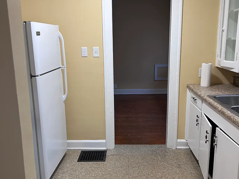 738 N Bradley Ave — Photo 6