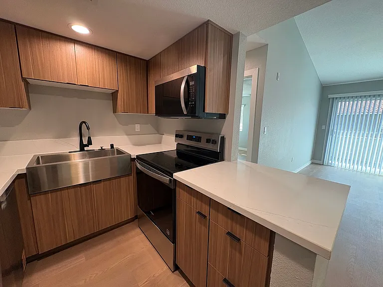 The 3900 Apartments — Photo 75
