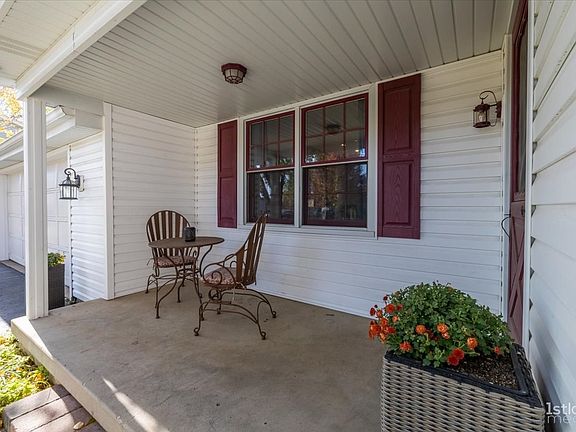 4th image of 5N104 Meadow Dr