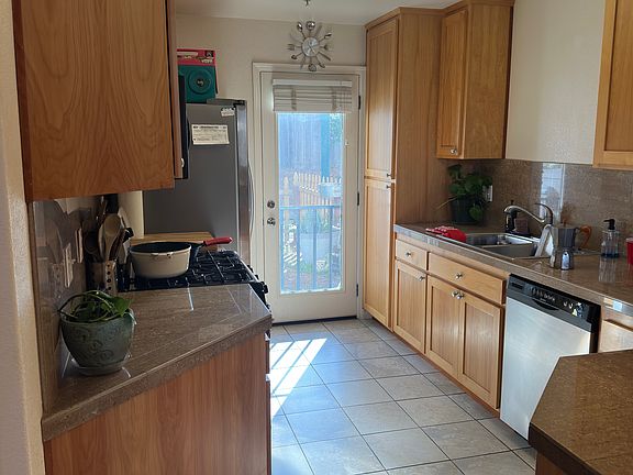 2nd image of 117 Treadway Ct #117