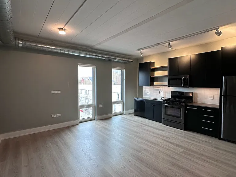 933 W Belmont Ave #505 — Photo 5
