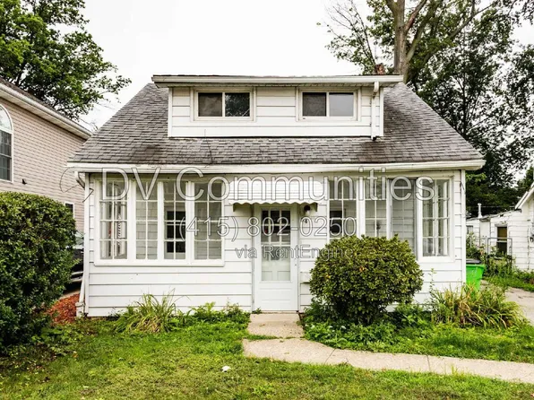 54 E 220th St, Euclid, OH 44123