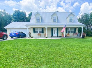 149 Clover Cir, Jacksboro, TN 37757