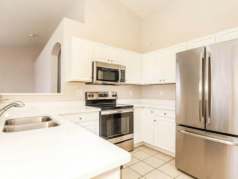 11591 W Hubbell St — Photo 6