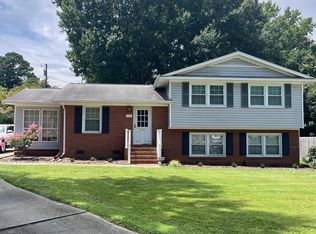 4222 Woodleaf Rd, Charlotte, NC 28205