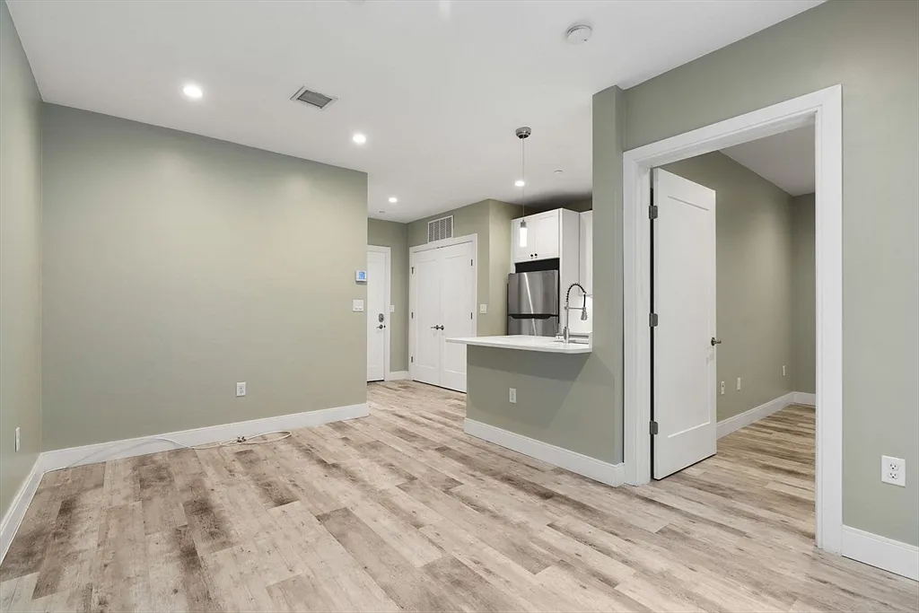 1 bed, 500 sqft, $3,000 — Photo 1