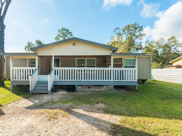 26762 Lantern Ln, New Caney, TX 77357