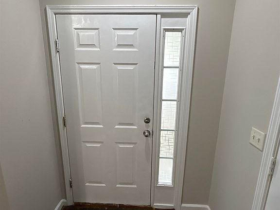 4th image of 112 Ashton Ln