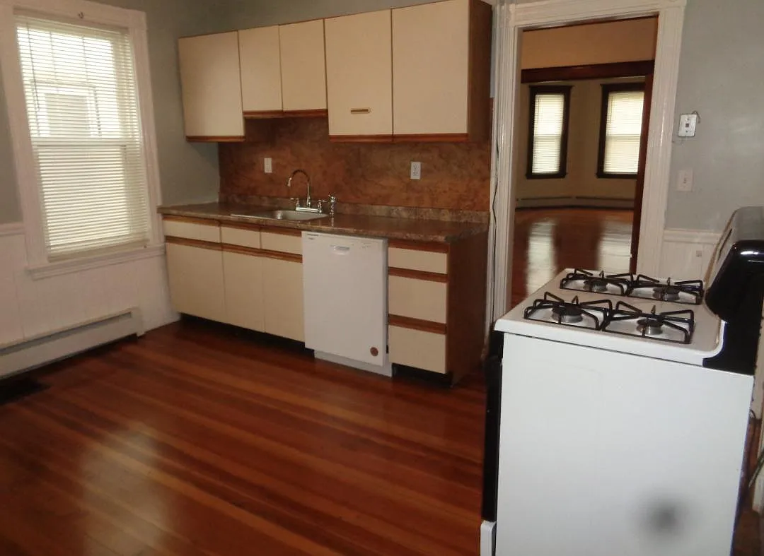 2 bed, 1100 sqft, $2,500 — Photo 1