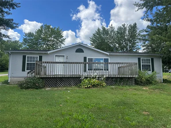 222 S East Ave, Lacona, IA 50139