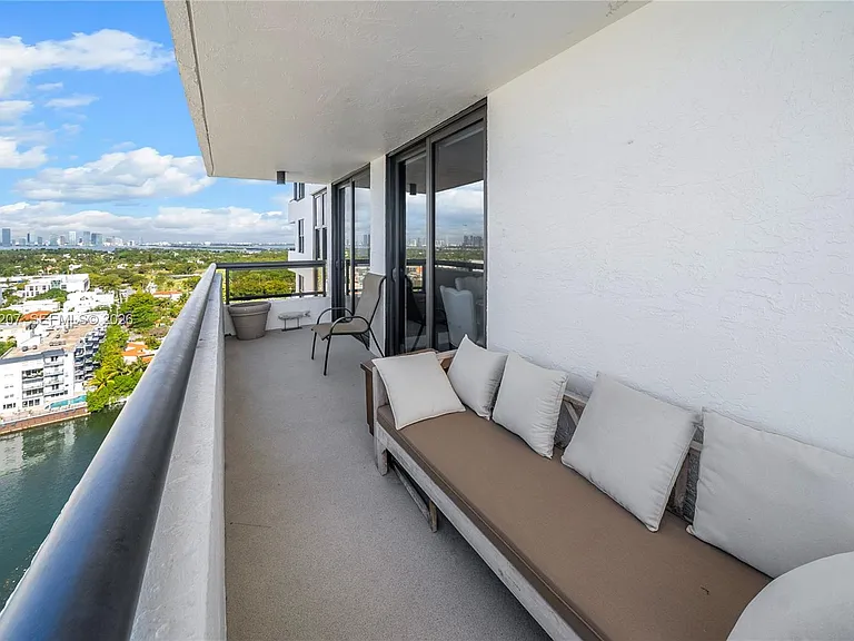 2555 Collins Ave #2014 — Photo 18