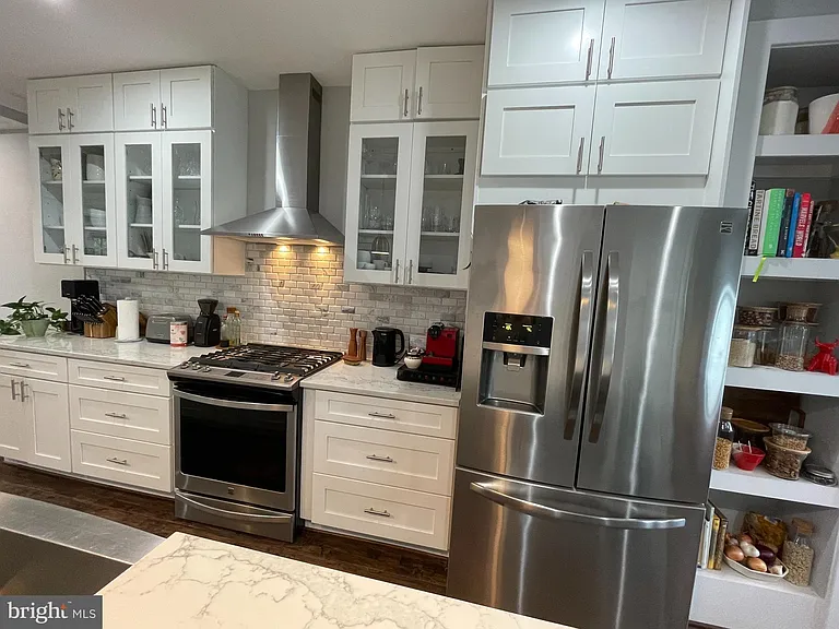 621 Longfellow St NW — Photo 3