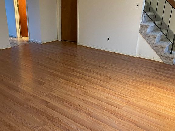 4th image of 456 Lonna Ct