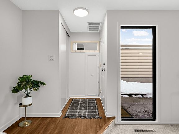 4th image of 1100 Wagon Wheel Rd