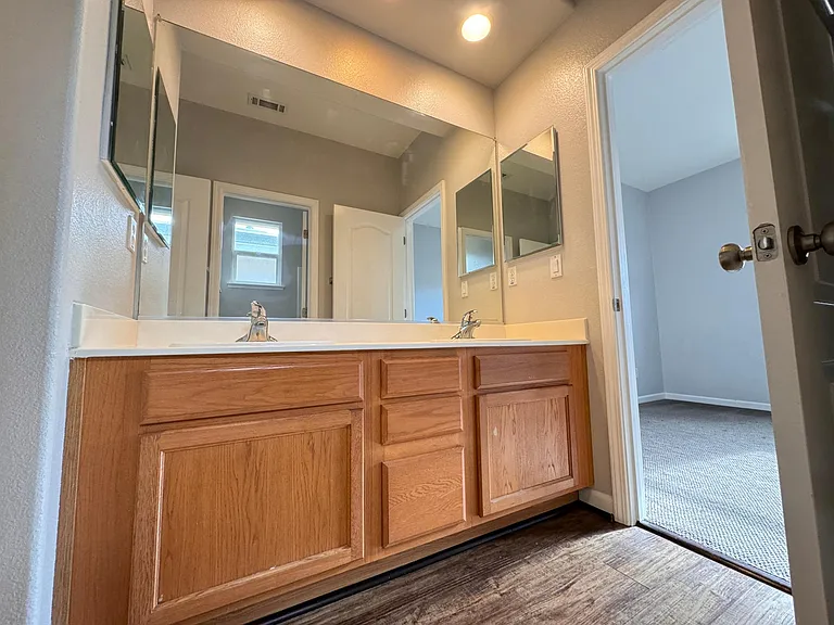 2451 Hanson Dr — Photo 32
