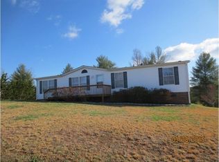 3706 Ocean Ct, Hudson, NC 28638