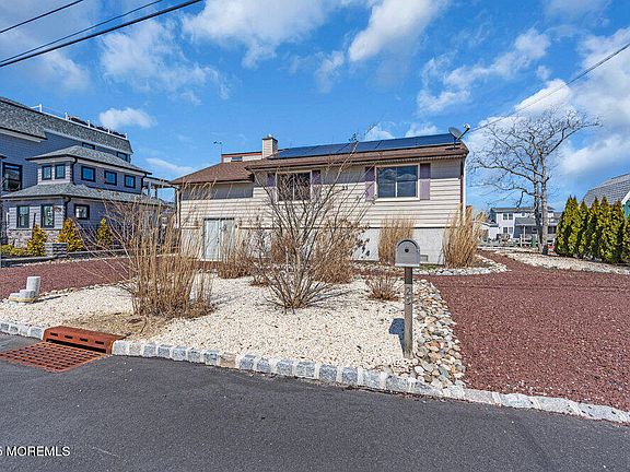 3rd image of 23 Bayview Drive