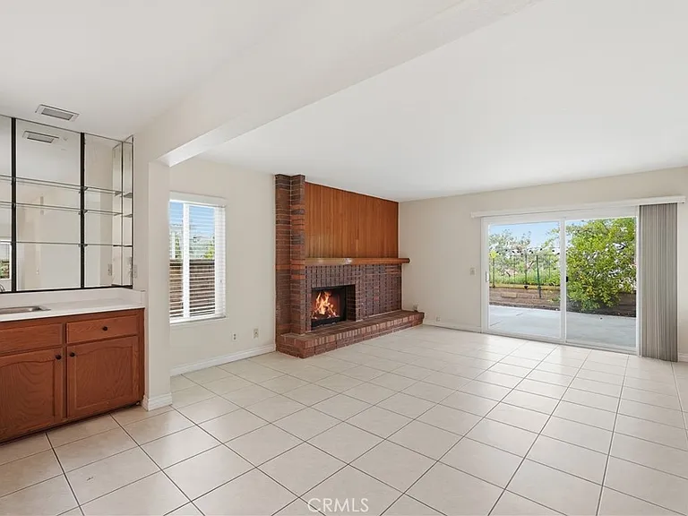 27371 Viana — Photo 6