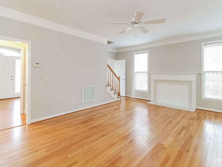 7 Crab Tree Ct — Photo 4