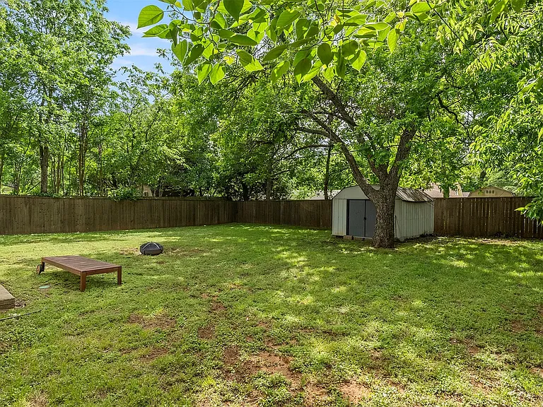 706 Henslee Dr — Photo 26