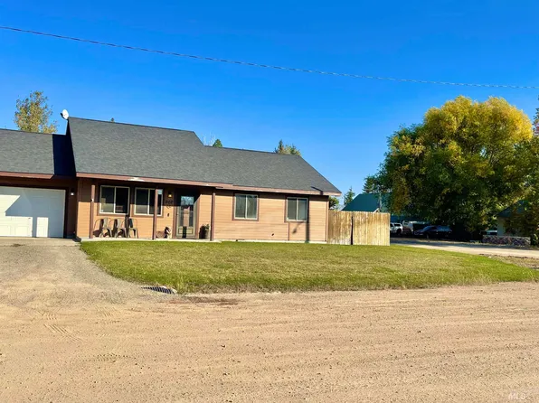 502 1st St E, Fairfield, ID 83327