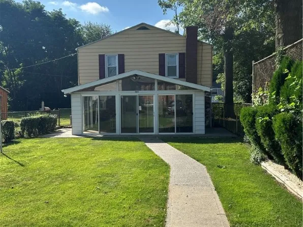 505 Diamond Aly, Carnegie, PA 15106