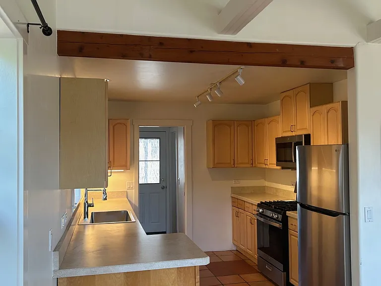 1218 Blanchard St — Photo 5