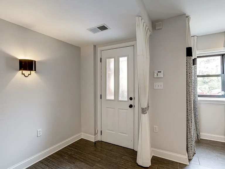 2022 N St NW #B — Photo 16