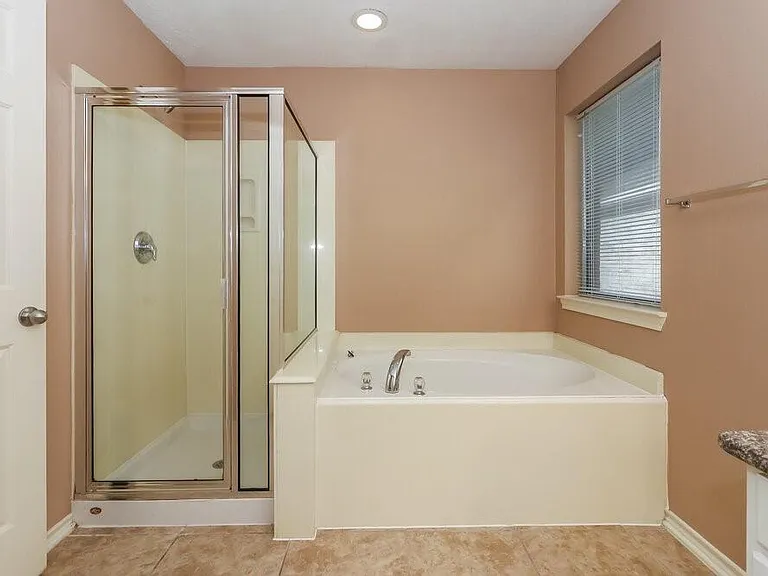 16707 Great Oaks Glen Dr — Photo 12
