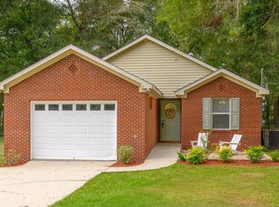 8 Birch Ct, Crawfordville, FL 32327